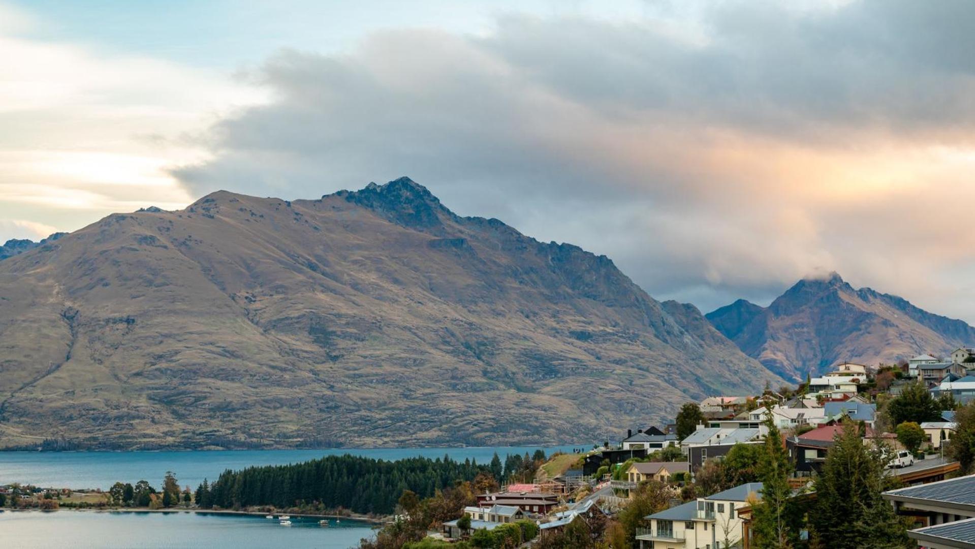 Tahuna Vista-Fire Place-Hot Tub -Free Parking -Bbq Queenstown Exteriér fotografie